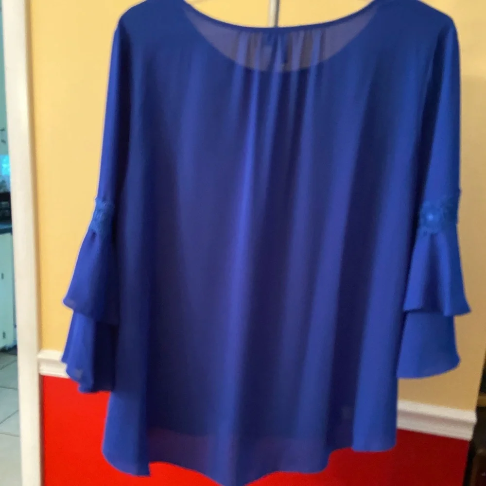 Beautiful In Blue - Picture 2 of 4